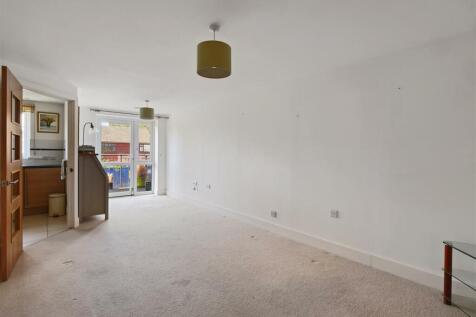 Living room diner.JPG