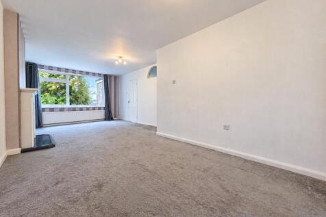 The Paddocks, Rayleigh, Essex, SS6 photo 3