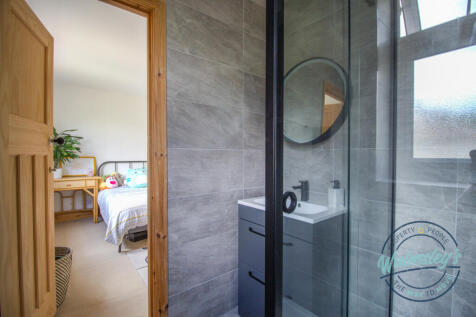 Ensuite to bedroom two