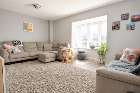 Lounge a.jpg