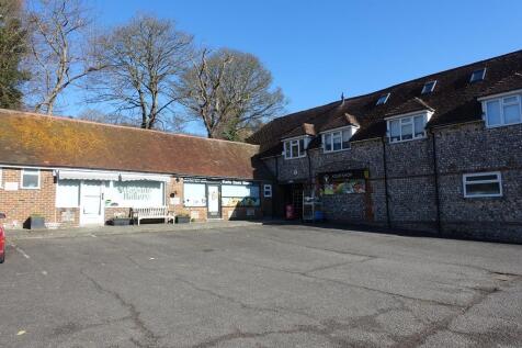 Local Shops - 2 Minute Walk