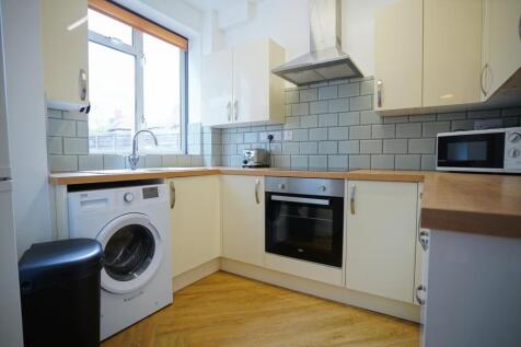 3-bed house on Oaklands Avenue, Loughborough, £1,625/mo