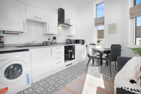 Kitchen / Living Area