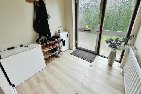 Centurion Close, Salisbury, SP2 photo 4