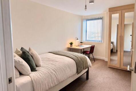 Apt 23 Devonshire Point photo 4