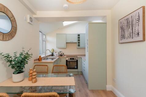 2R1RGK - Kitchen Diner C.jpg