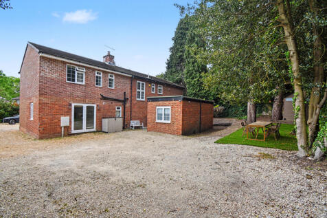 5 Vicarage Gardens, Ascot, SL5 9DX
