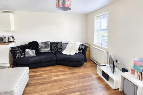 7, Brooks Close, Wootton, Northampton photo 2