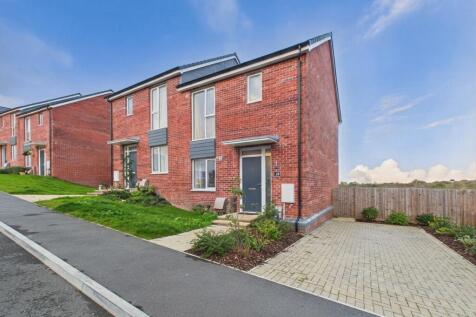 4 Bedroom House in SA2 7RG