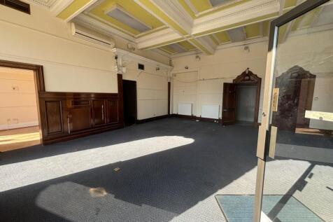Retail Property (high street) to rent Image 4