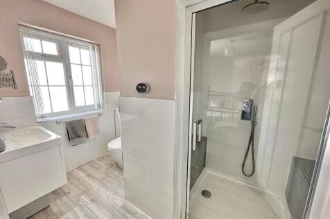 IMG-20250520-WA00...