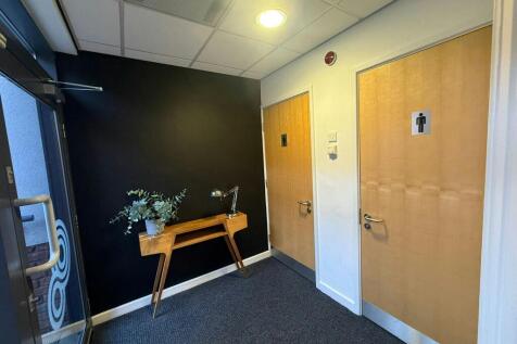 937ec9aa317d47bbbcd e628.jpg