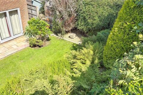 Lawn &amp; Patio Gardens
