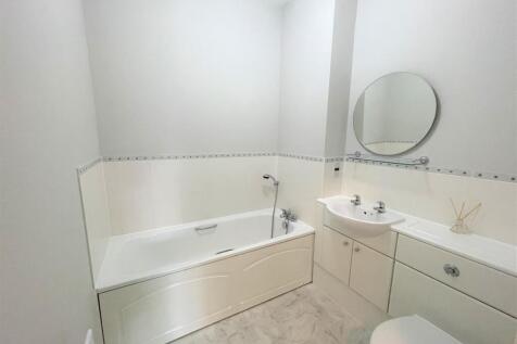 St. Benets Way, Tenterden, Kent, TN30 photo 5