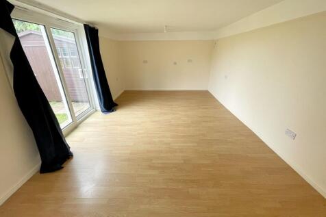 27 The Haven Gard...