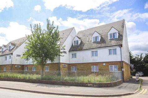 Modern Two-Bedroom Flat Close to the Seafront