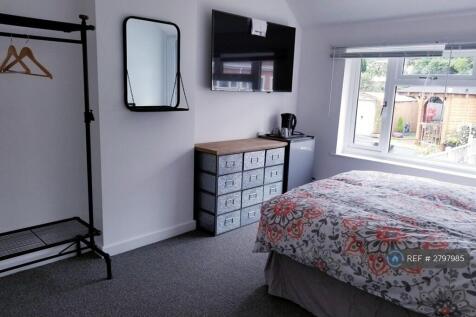 Upstairs Back Double Bedroom