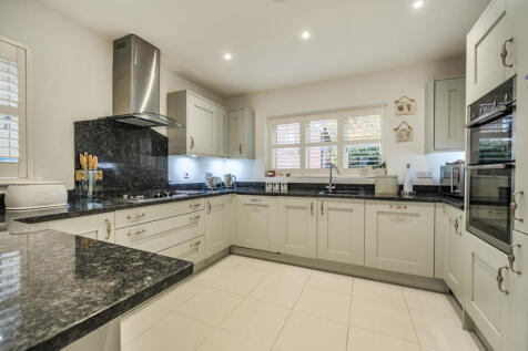 1376061-21-690e18...