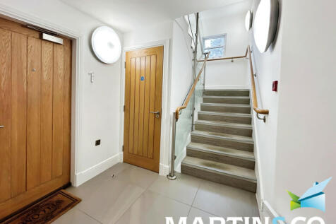 bb244f78-IMG-2024...