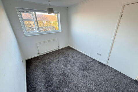 Towngate, Thurlstone, Sheffield, S36 9RH photo 5