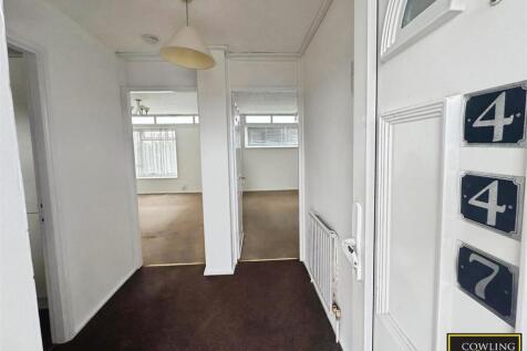 Clayhill Road, Basildon, Essex photo 2