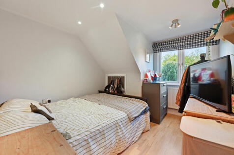 dhstablehouse751
