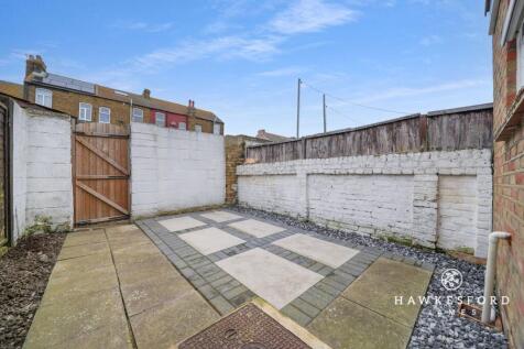 Berridge Road, Sheerness - Garden