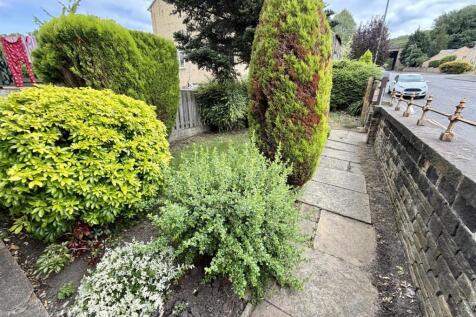Bramleys Estate Agents - Lime Tree Avenue - Elland