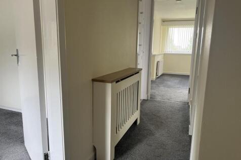 Hallway (2).JPEG