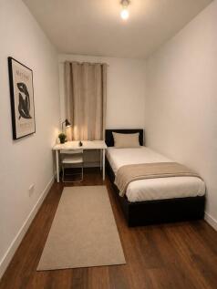Spacious Single Room