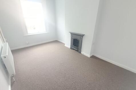 Swinegate,
Grantham,
NG31
 photo 3