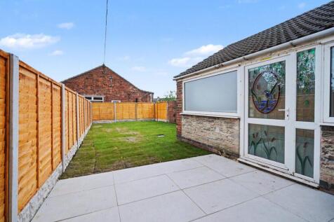 Oversetts - Rear Garden