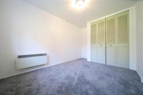 Silverfield, Broxbourne photo 5