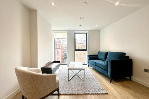 Manchester New Square is an exciting residential development located in the beating heart of the city centre. The very best that Manchester has to offer is right on your doorstep, from fine and eclect