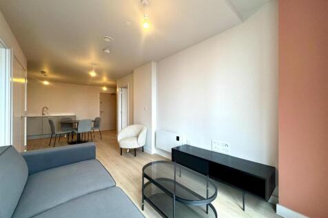 Living Room Pic 2.jpeg
