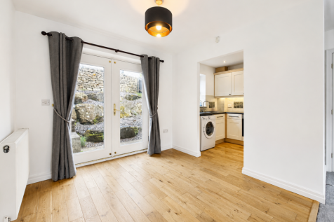 Stone House Fold, Oakworth, Keighley, BD22 7TD photo 5