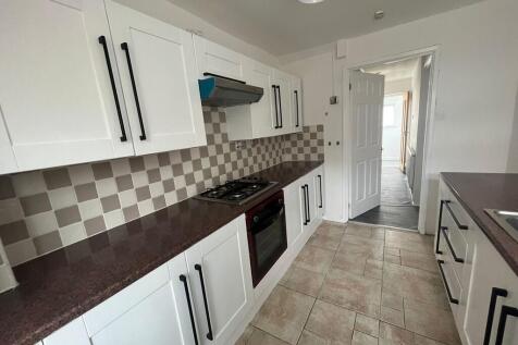 Forsythia Close, Gurnos, Merthyr Tydfil photo 3