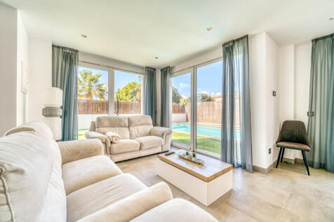 Lightflooded living area