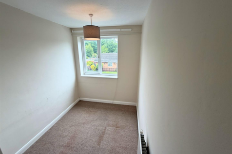 Weybourne Drive, Bredbury photo 5