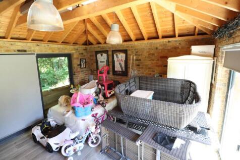 Summer House (Living