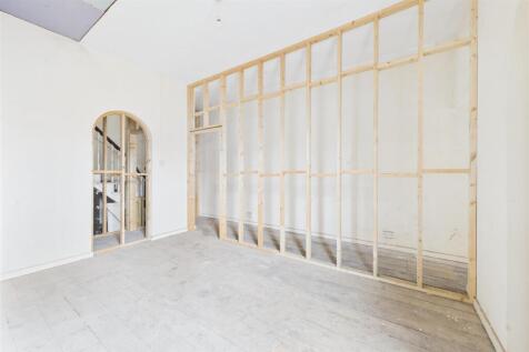 15 Eastover, Bridgwater, Somerset TA6 5AG | Freeho