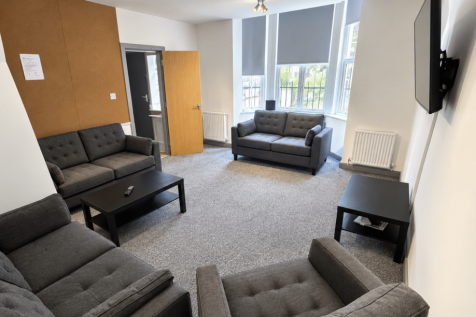 Hyde Park Road, Hyde Park, Leeds, LS6 1AJ photo 3
