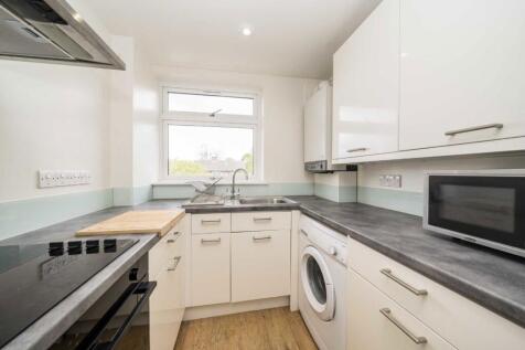 Beechcroft Close, Valley Road photo 4