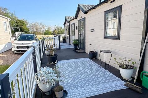 Side decking to f...