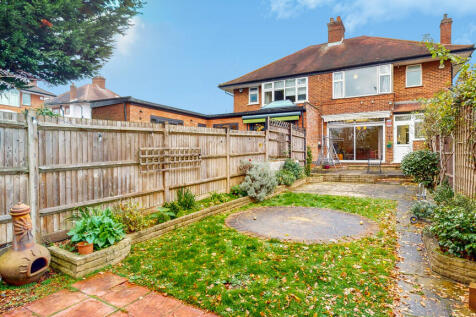 West Towers, Pinner photo 3
