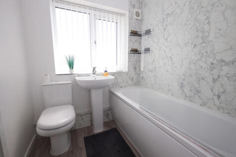 Kenilworth Road, Cheadle Heath, SK3 0QN photo 5