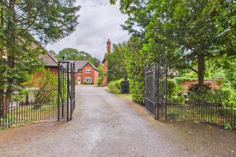 Entrance to Farimead Court
