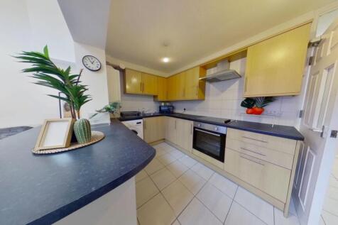 2 Matlock Court, Nottingham photo 4