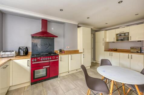 2 Heath House Drive-kitchen2.jpg