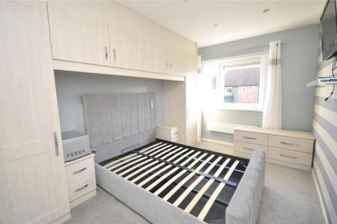 Newhall Road, Leeds, West Yorkshire photo 5